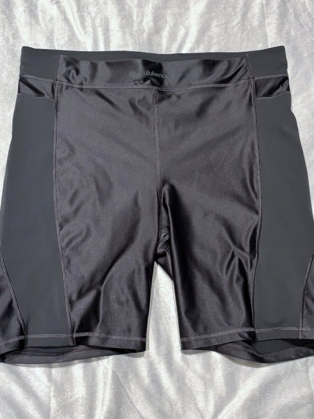 Lululemon Shiny High-rise Short 6" In Grey - Size 14